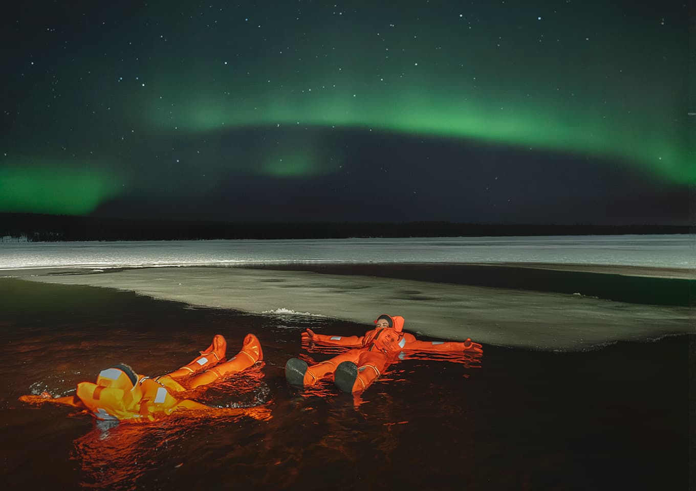 Northern lights and ice floating
