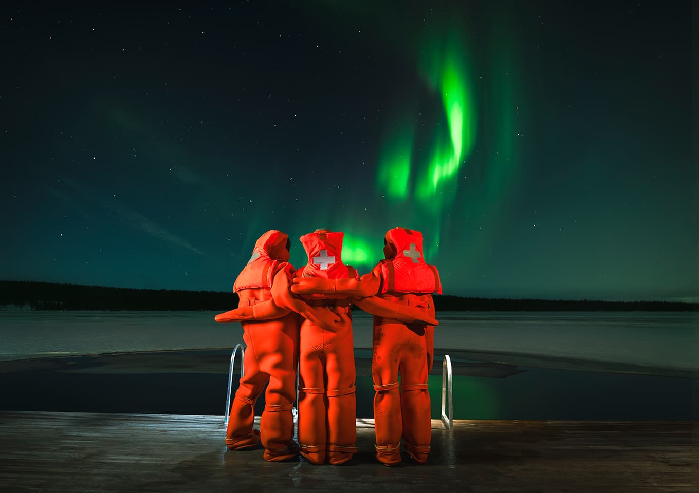 Northern lights and ice floating