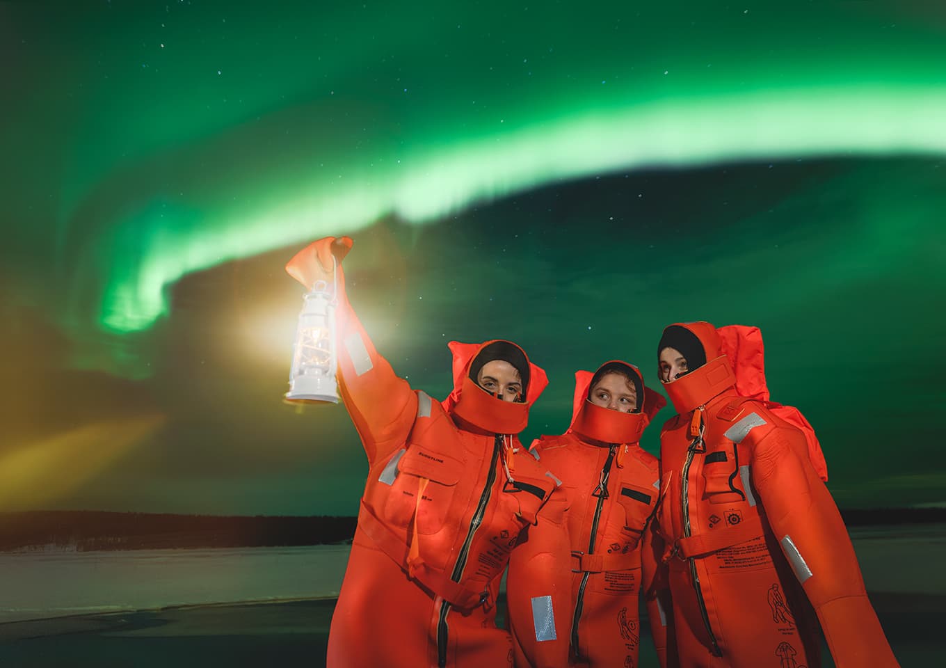 Northern lights and ice floating