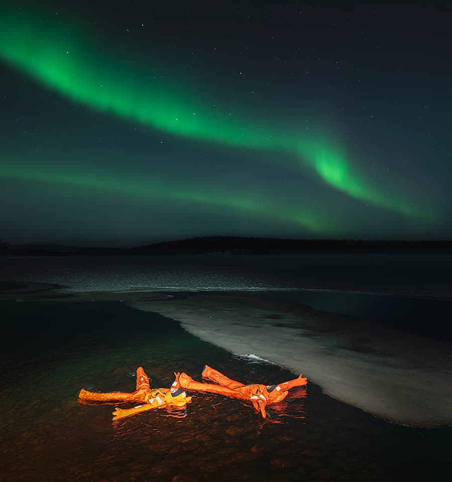 Northern lights and ice floating